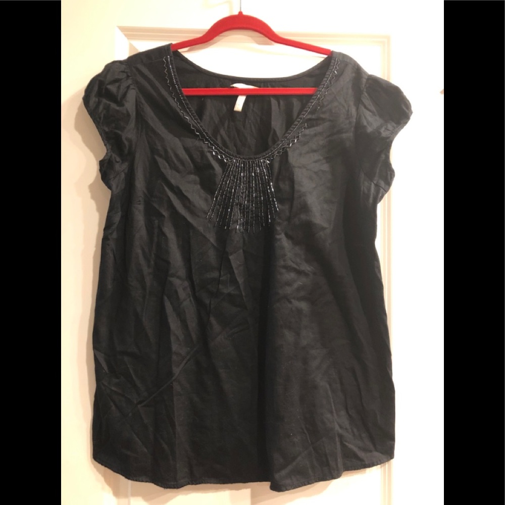 🍀☘️Old Navy Cotton and beaded maternity top